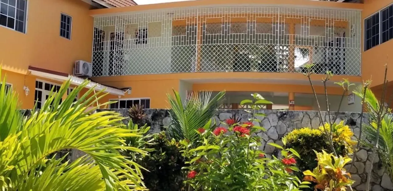 Chaudhry Second Floor Single Suite مونتيغو باي